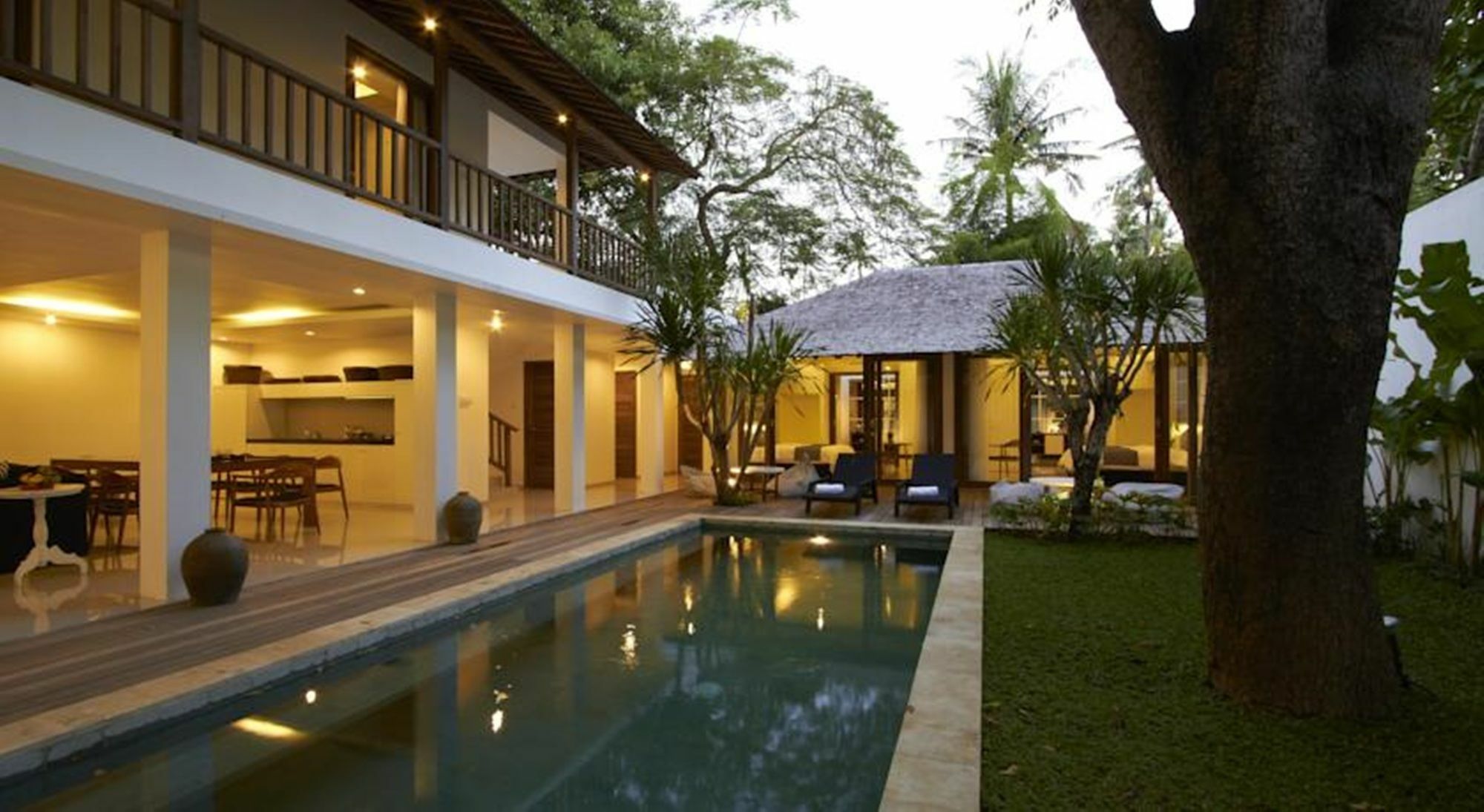 Oyo Flagship 1472 Astana Pengembak Sanur Hotel Exterior photo