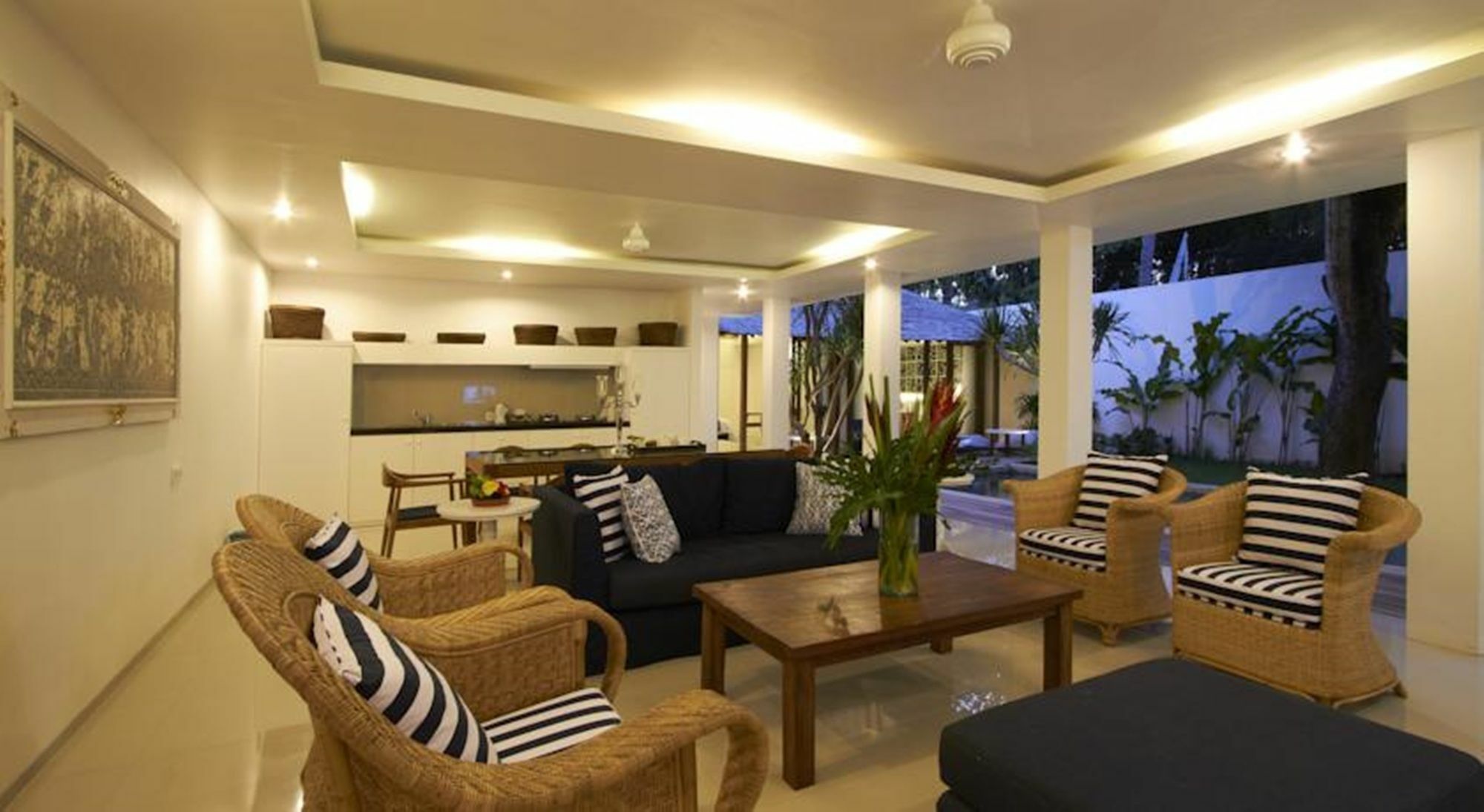 Oyo Flagship 1472 Astana Pengembak Sanur Hotel Exterior photo
